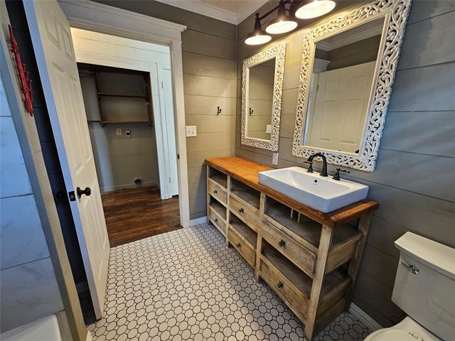 Building Photo - 3139 Southlake Park Dr