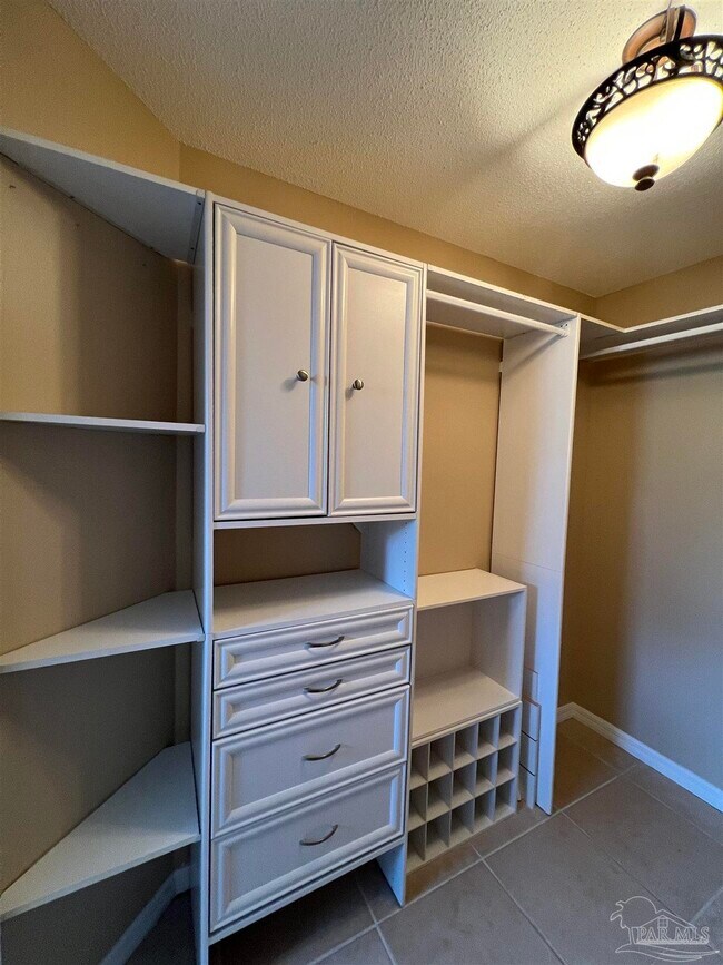 Building Photo - 5784 Twisted Oak Ct