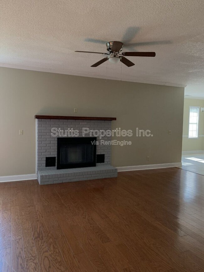 Building Photo - 97 N Bailey Springs Dr