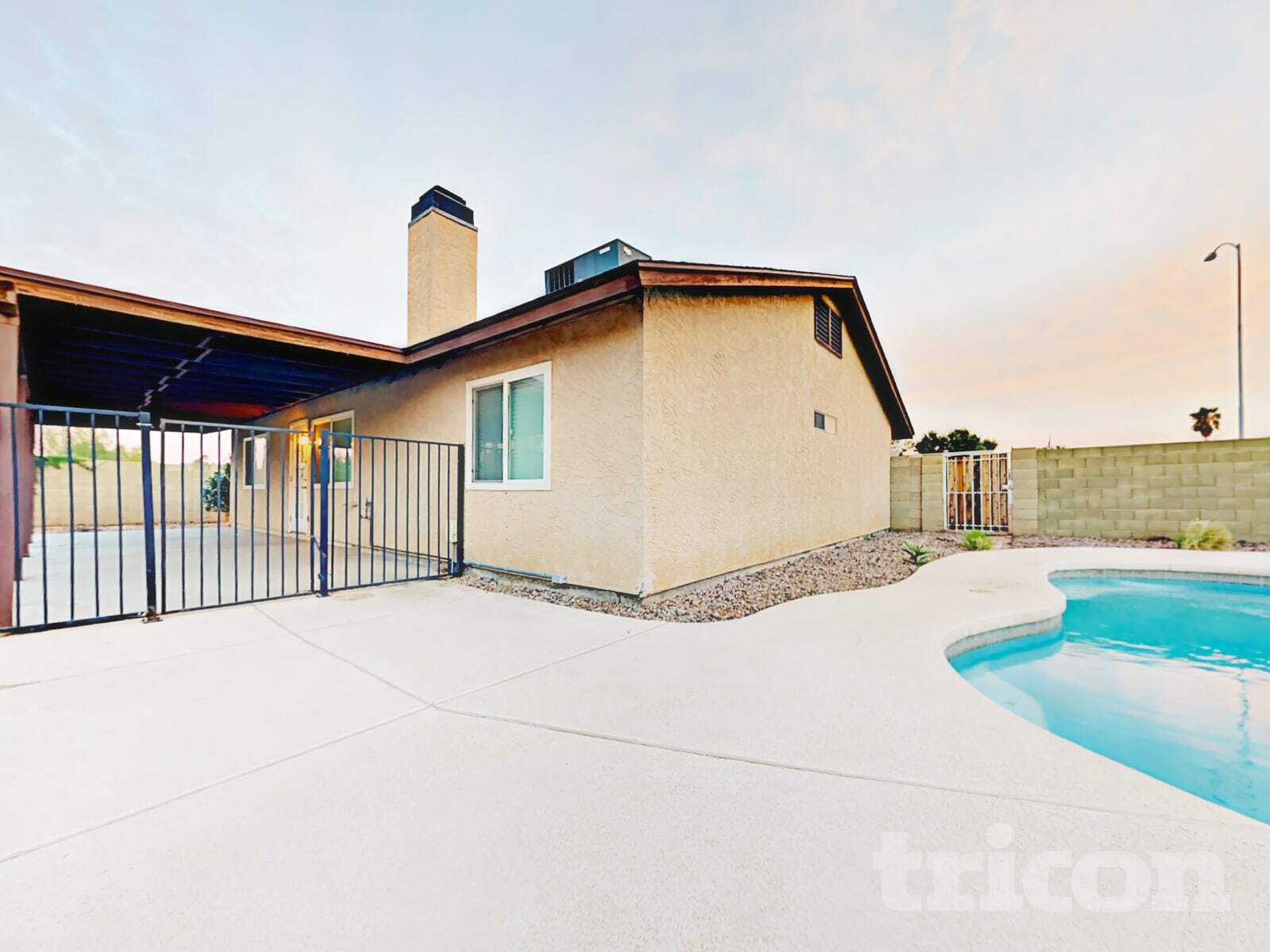 Building Photo - 3413 E Dragoon Ave