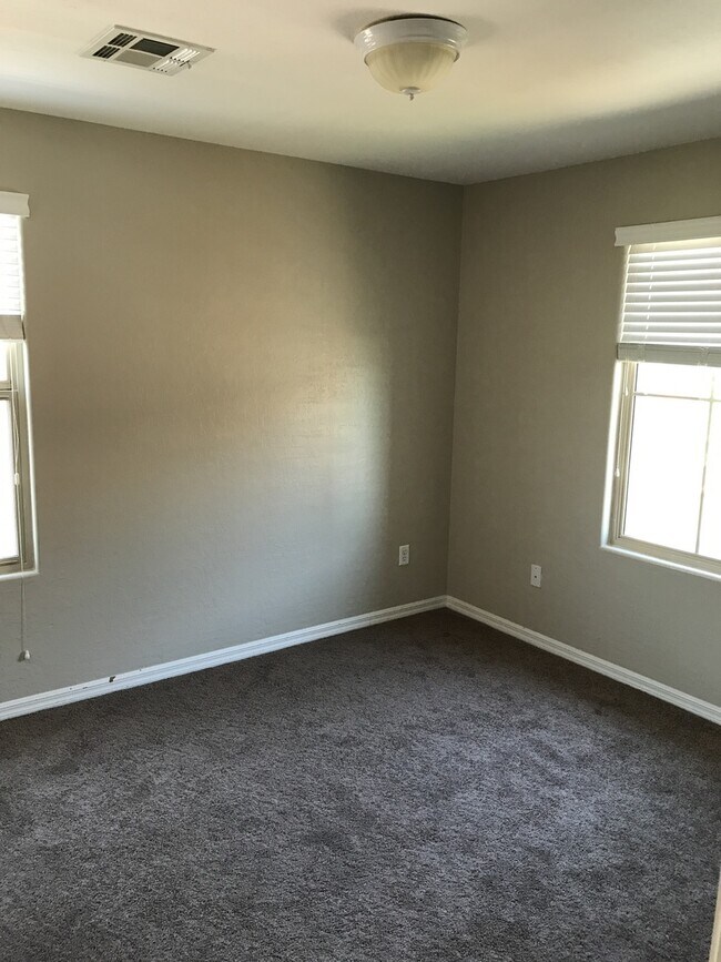 Building Photo - Coming Soon - 3 Story Town Home - Gated Community / Pool