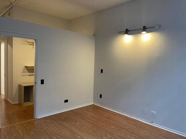 Building Photo - 130 S Canal St