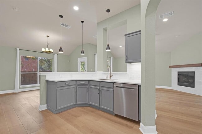 Building Photo - 4900 Tiger Lily Way