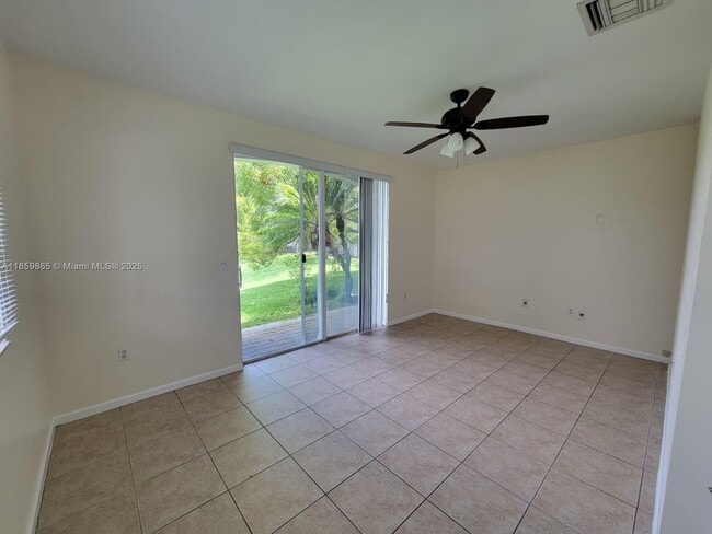 Building Photo - 8223 SW 27th St