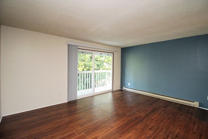 Building Photo - 5704 SW Beaverton Hillsdale Hwy