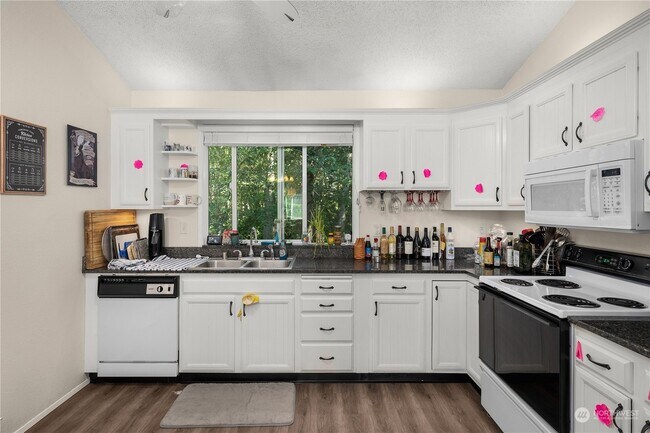 Building Photo - 4202 28th Ave SW