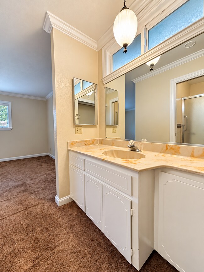 Building Photo - 40643 Encanto Way