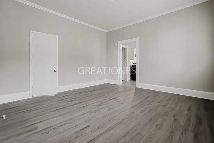 Building Photo - 8 Beechwood Heights