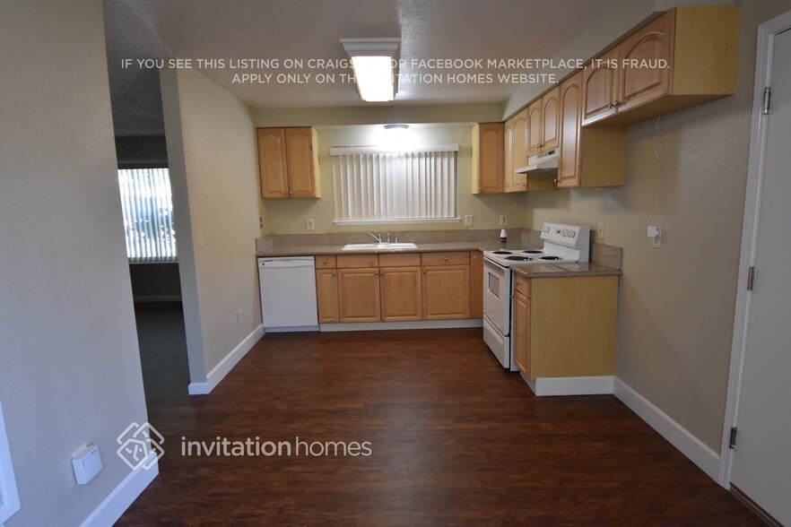 Building Photo - 9926 Burline St