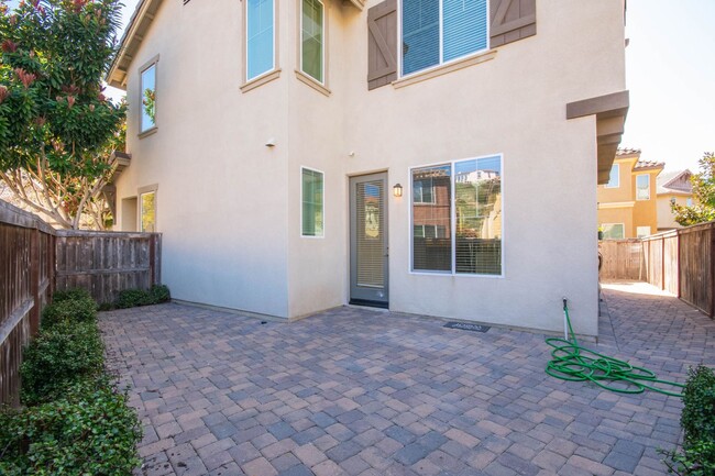 Building Photo - 3BD Home in the Belmount Community of San ...