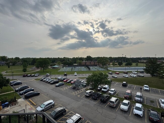 Building Photo - 300 S Roselle Rd