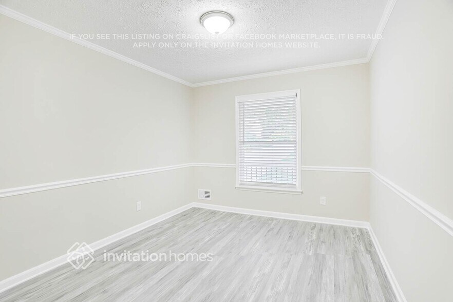 Building Photo - 3074 Dover Ln