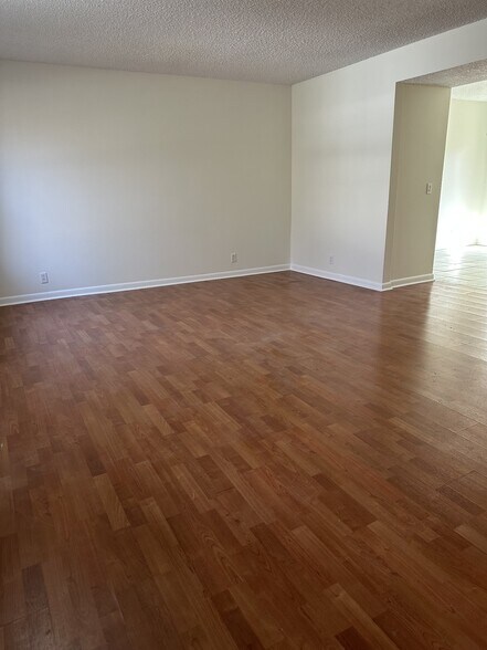 Building Photo - 5515 Country Dr