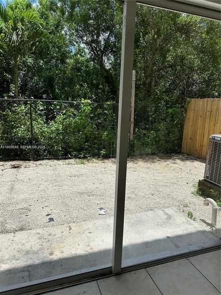 Building Photo - 3085 SE 17th Ave