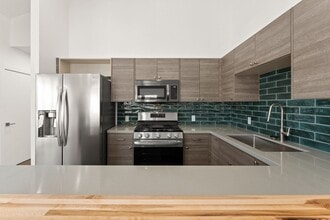 Building Photo - MidTown Gem - Fully Renovated W Large Rooms