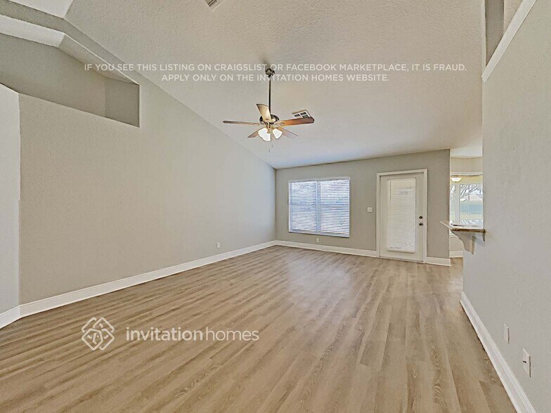 Building Photo - 2303 Sweetwater Blvd