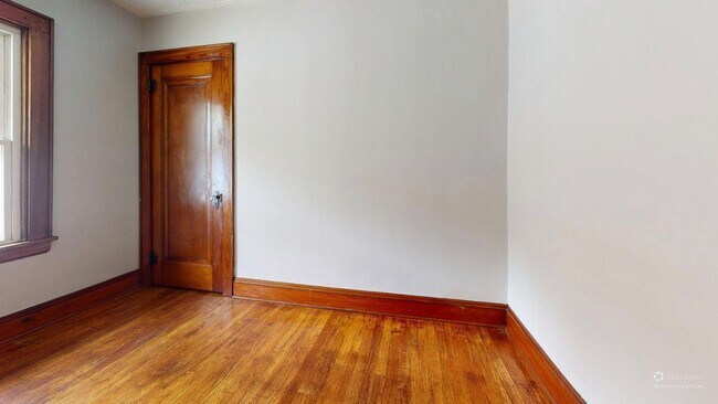 Building Photo - 687 Merton Ave