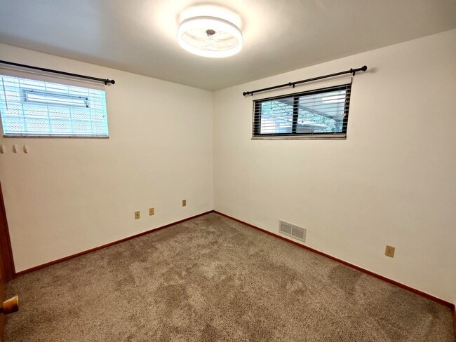 Building Photo - *Updated & Charming 2BD/2BA Single Family ...