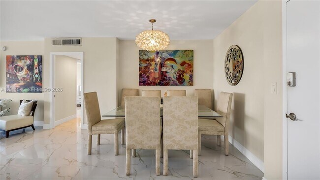 Building Photo - 3140 S Ocean Dr