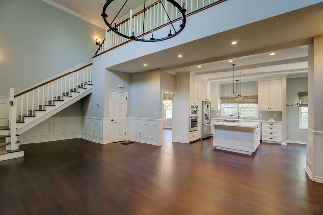 Building Photo - Gorgeous Home in Old Towne Orange