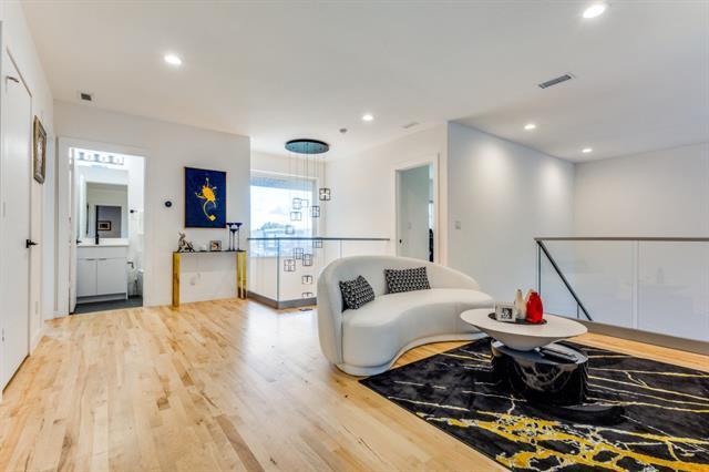 Building Photo - 9774 Sunset Dr