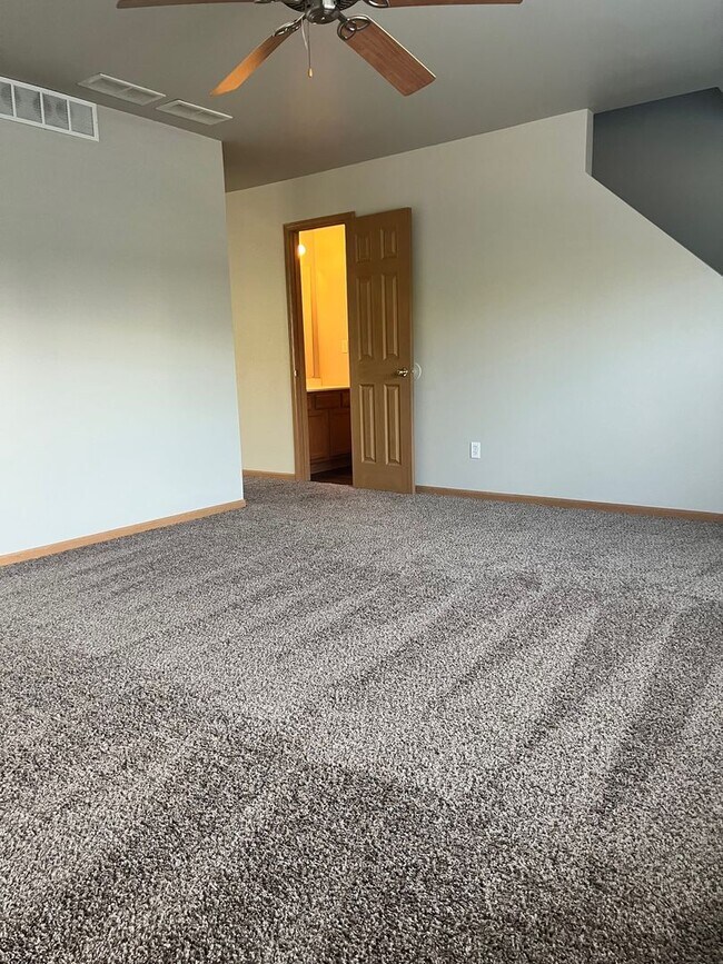 Building Photo - 1701 Dainesway Dr