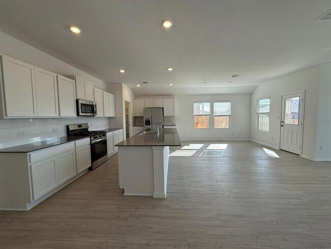 Building Photo - 263 Magalia Ln