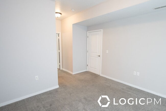 Building Photo - Stunning Condo Unit In Excellent SLC Locat...