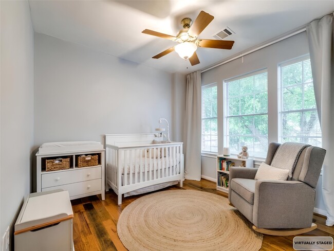 Building Photo - 1319 Park Wind Dr