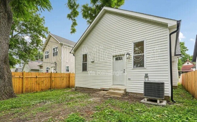 Building Photo - 941 King Ave