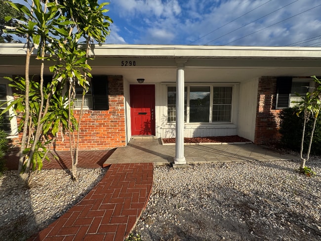 Building Photo - 5290 38th Way S