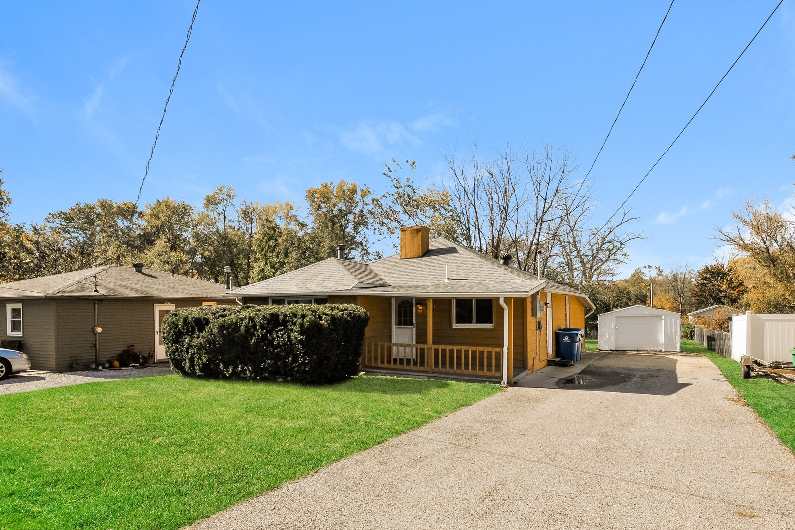 Building Photo - 1321 Gladys St