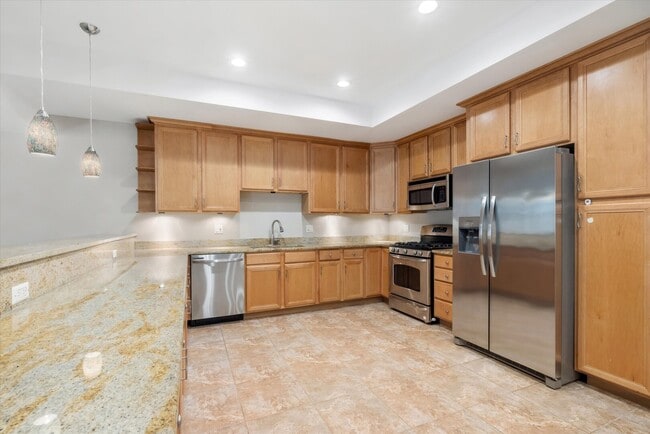 Building Photo - 9336 Falling Waters Dr W