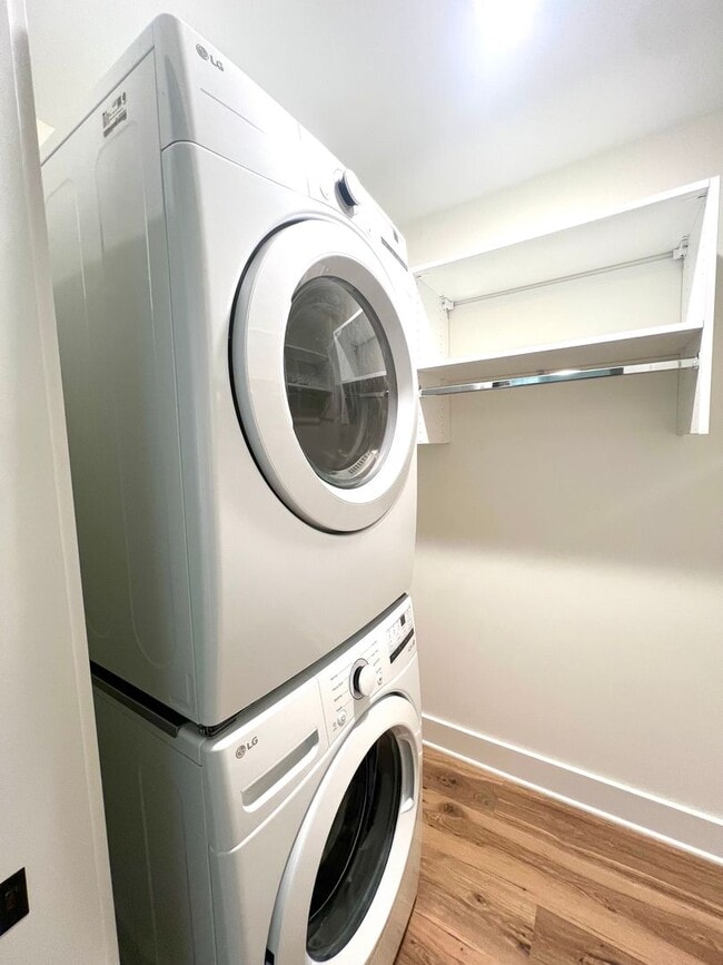 Building Photo - 10 Phifer St