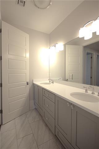 Building Photo - 529 Jena St