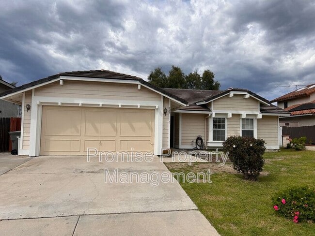 Building Photo - 885 Pinewood Dr