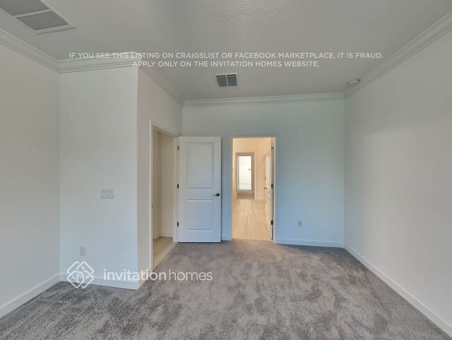 Building Photo - 14318 17th Ct E