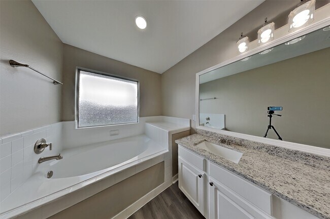 Building Photo - 3411 Dorsey Ln