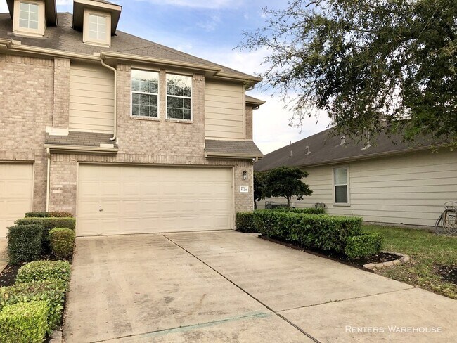 Primary Photo - Stunning 3/2.5 townhome in Dominion Estates