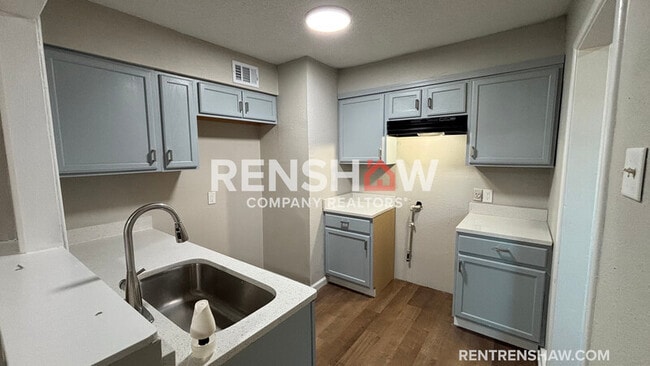 Building Photo - 1911 Quinn Ave