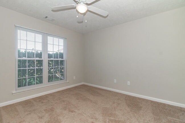 Building Photo - Ranch Near Gate 6