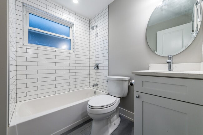 Building Photo - 3822 N Kenneth Ave