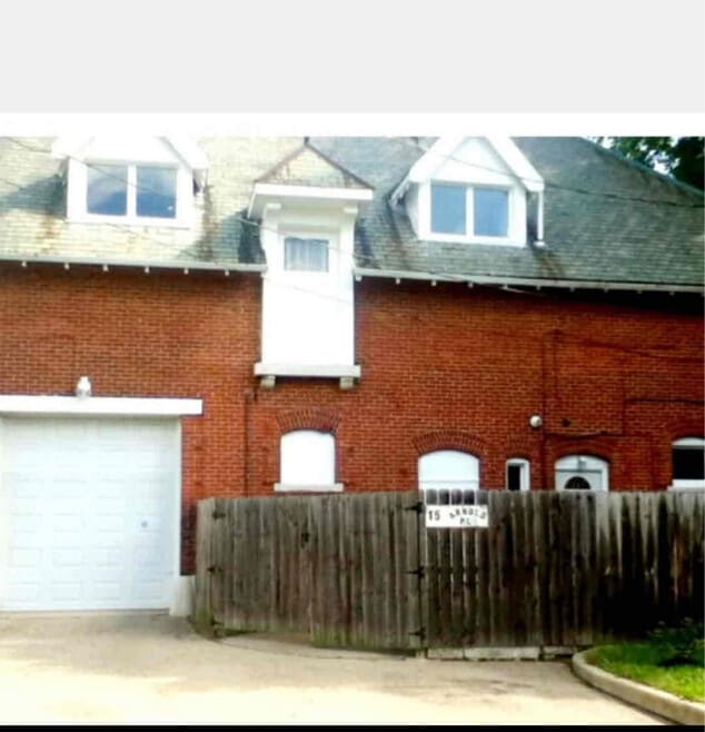 Building Photo - 15 Arnold Pl