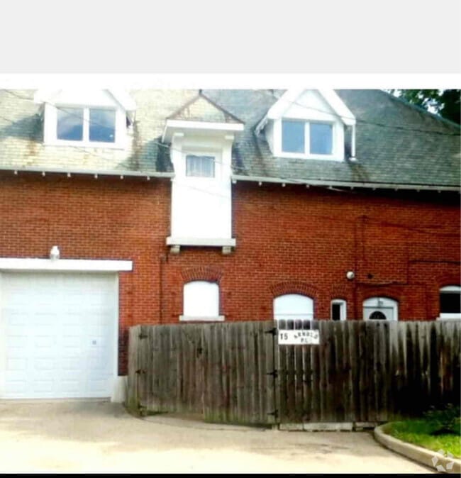 Building Photo - 15 Arnold Pl