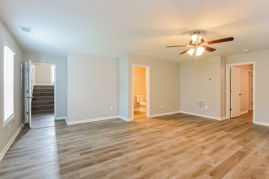 Building Photo - 1442 Paddocks Ct
