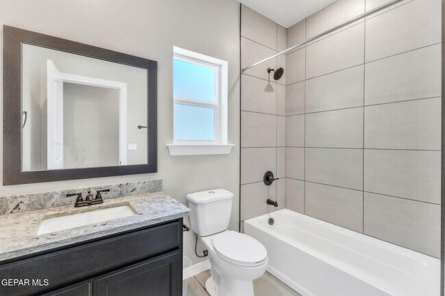 Building Photo - 1644 Folkstone St