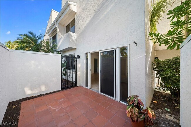 Building Photo - 3052 Kings Lake Blvd