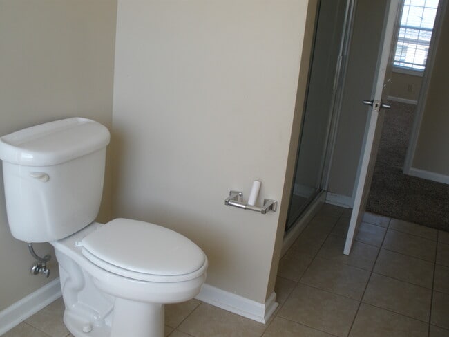 Building Photo - 1014 Hospital Dr