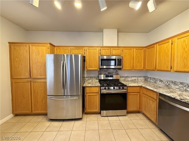 Building Photo - 2185 Polynesia Cir