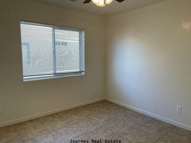 Building Photo - 4469 N Miner Rd